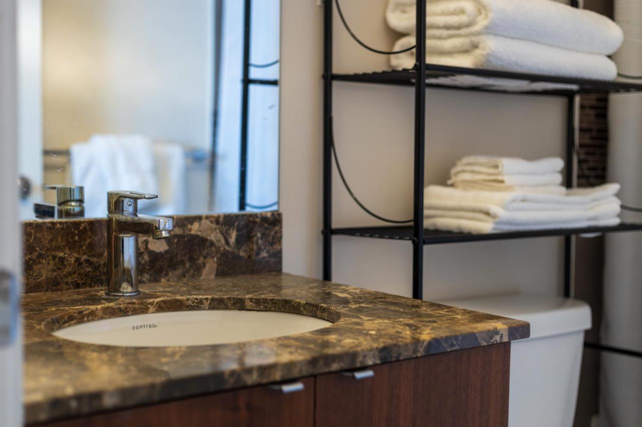 Ultra Luxurious 2.5 Bedroom 2 Full Bathroom 1 Parking Condo Near Sq1 Striking Views Mississauga Exteriér fotografie