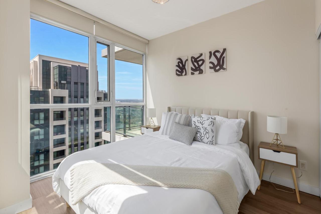 Ultra Luxurious 2.5 Bedroom 2 Full Bathroom 1 Parking Condo Near Sq1 Striking Views Mississauga Exteriér fotografie